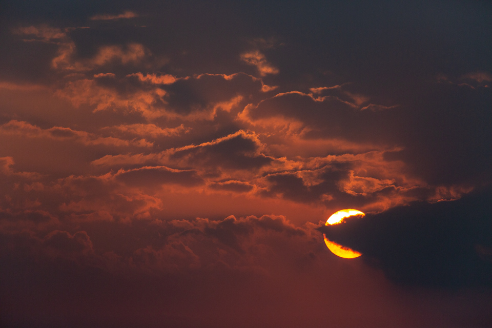 Peeking Sun in Udaipur, India