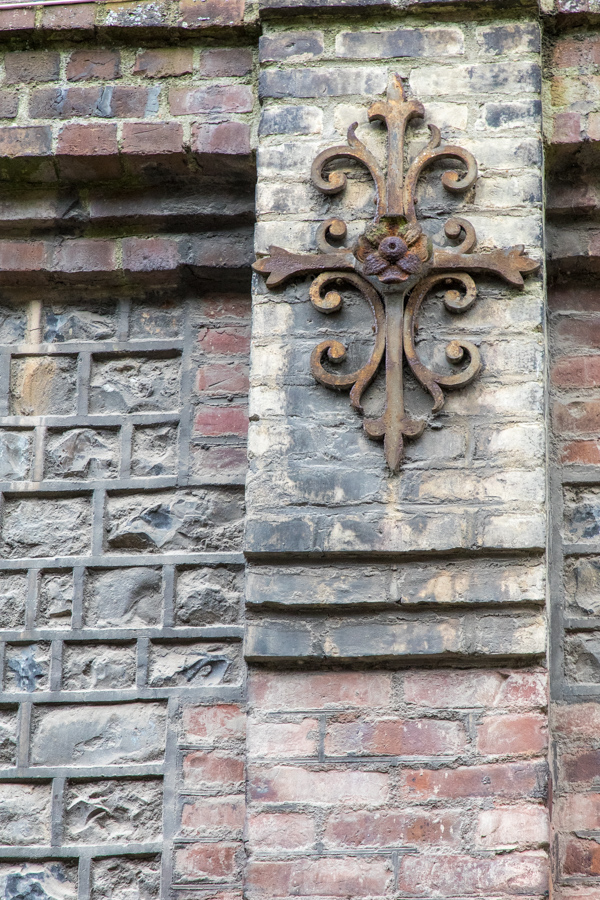 Brace in Honfleur, France