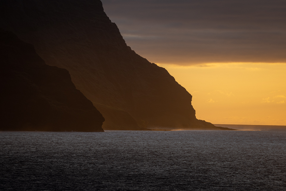 Golden Sun in Na Pali Coast, Hawaii