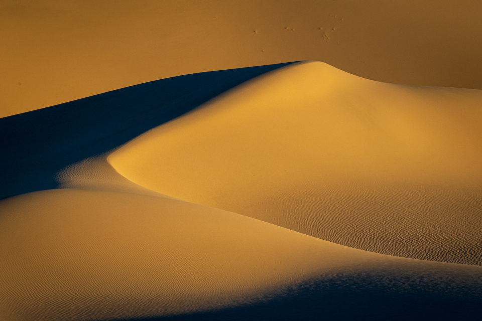 Pretty Curves in Death Valley, California