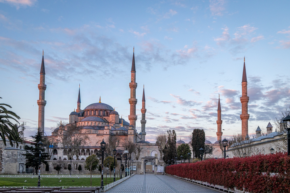 Blue Mosque in the Morning in Istanbul, Türkiye