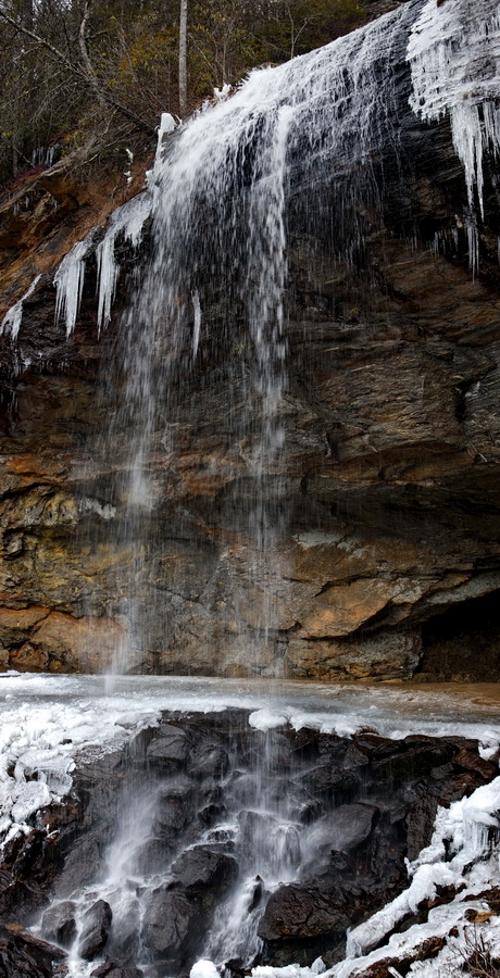 Bridal Veil Falls in Highlands, North Carolina