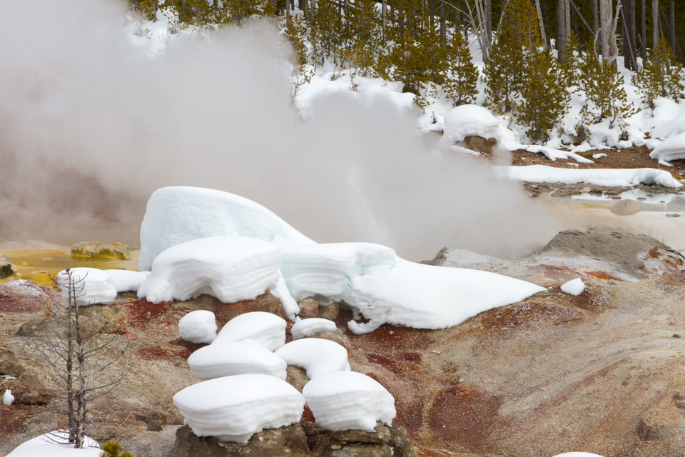 Steamboat Geyser in Yellowstone National Park, Wyoming